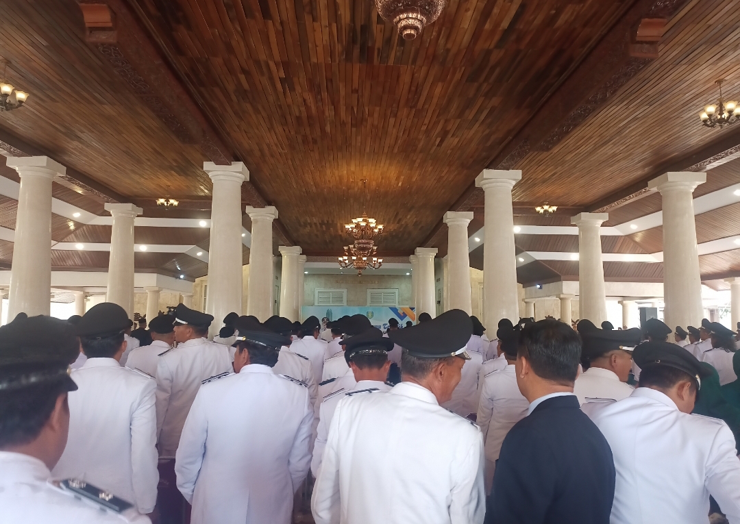 Lantik 138 Kuwu, Bupati Indramayu Lucky Hakim Tekankan Harmonisasi dan Efisiensi Anggaran