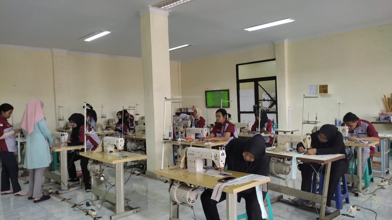 Masyarakat Antusias Ikuti Pelatihan di BLK Disnaker Indramayu