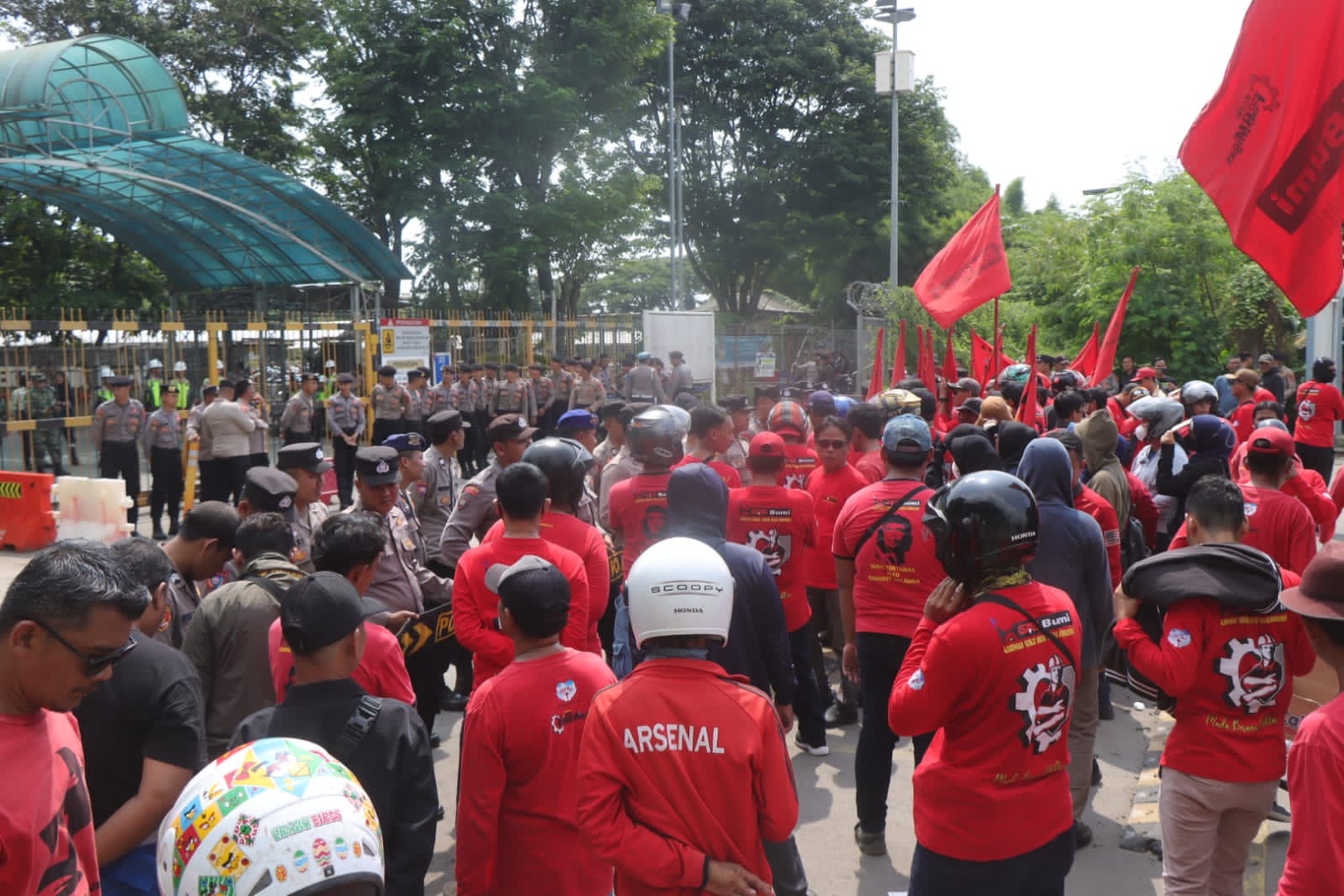 Aksi Pra Mayday Buruh di Indramayu Berlangsung Kondusif.